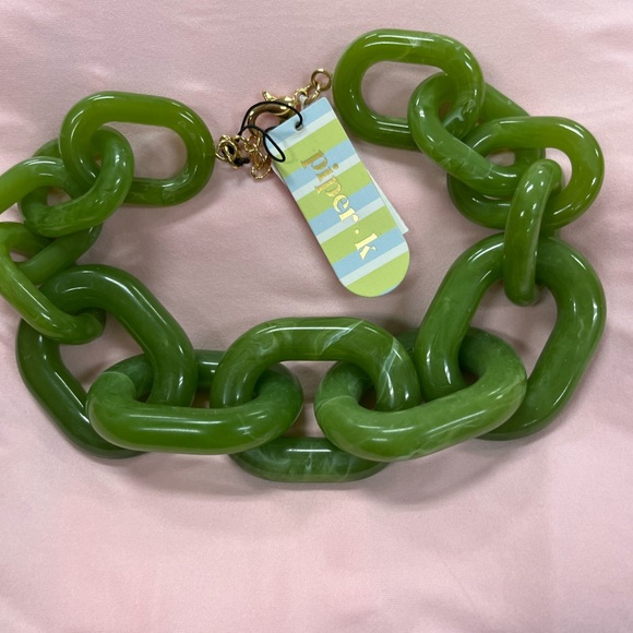 NWT ⚜️💚⚜️ Piper K Stunning Green Resin Chunky  Statement Necklace - Picture 12 of 16